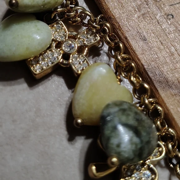 Vintage  Gold Tone Semi Precious Hearts And Bling Charm Bracelet/ 7 1/2 " - Picture 5 of 7